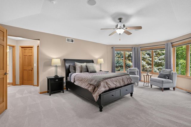 19044 Inndale Drive, Lakeville, MN 55044