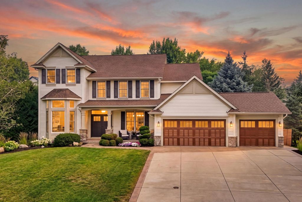 19044 Inndale Drive, Lakeville, MN 55044