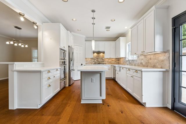 816 Anderson Street, Bellaire, TX 77401
