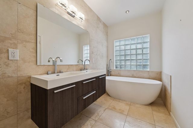 816 Anderson Street, Bellaire, TX 77401