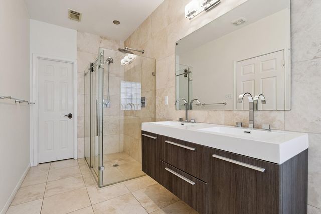 816 Anderson Street, Bellaire, TX 77401