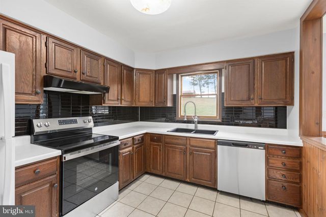 486 SHIPMAN RD, Sunbury, PA 17801