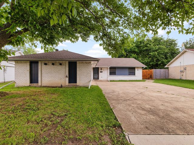 424 Woodmere Drive, Garland, TX 75043