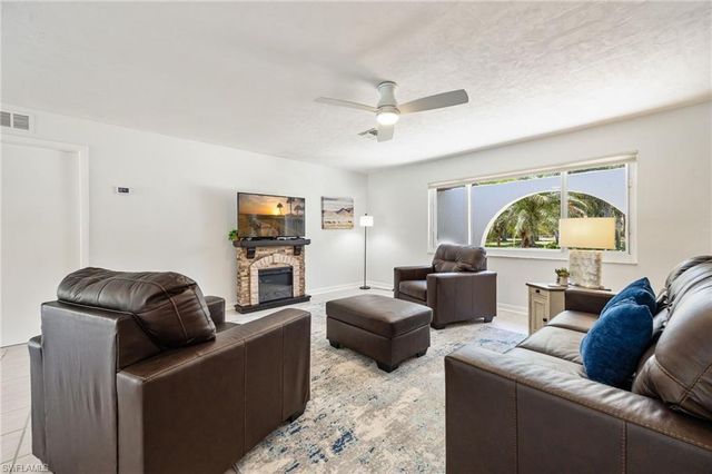 18381 Panther Trail LN, North Fort Myers, FL 33917