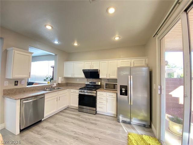 9845 BROOK CANYON Drive, Las Vegas, NV 89147