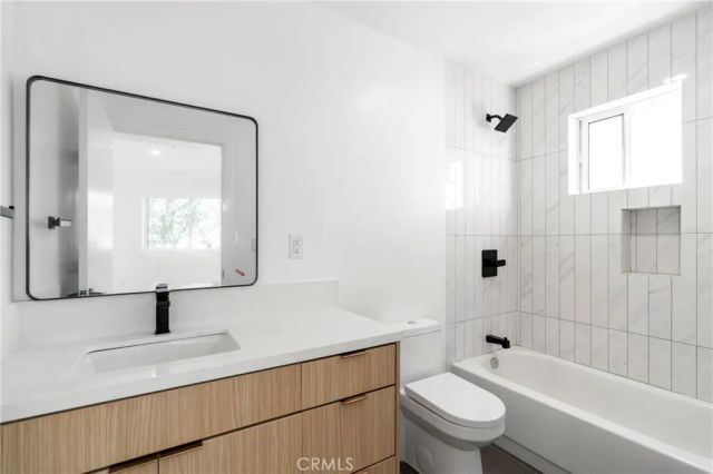 2517 Alsace Avenue, Los Angeles, CA 90016