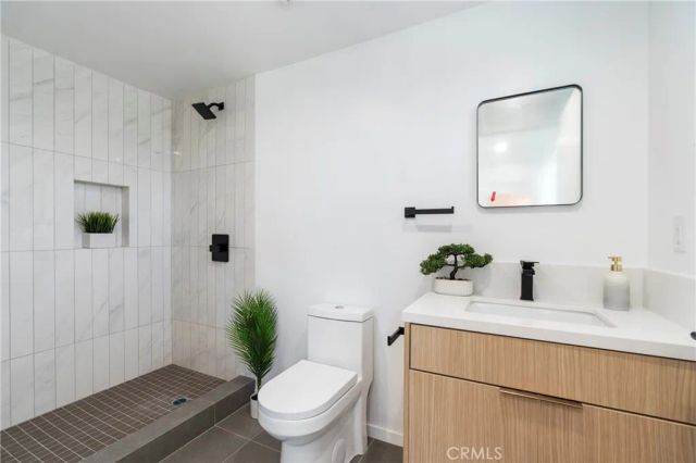 2517 Alsace Avenue, Los Angeles, CA 90016