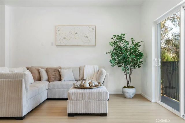 2517 Alsace Avenue, Los Angeles, CA 90016