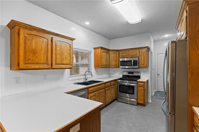 34561 W 85th Terrace, De Soto, KS 66218