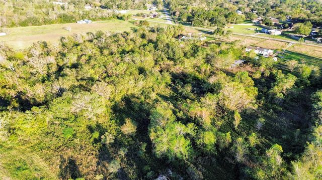 2016 W Davis Bend Street, Alvin, TX 77511