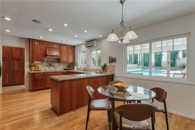 900 Chudleigh Lane, Glendale, CA 91207