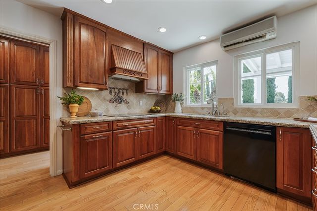 900 Chudleigh Lane, Glendale, CA 91207
