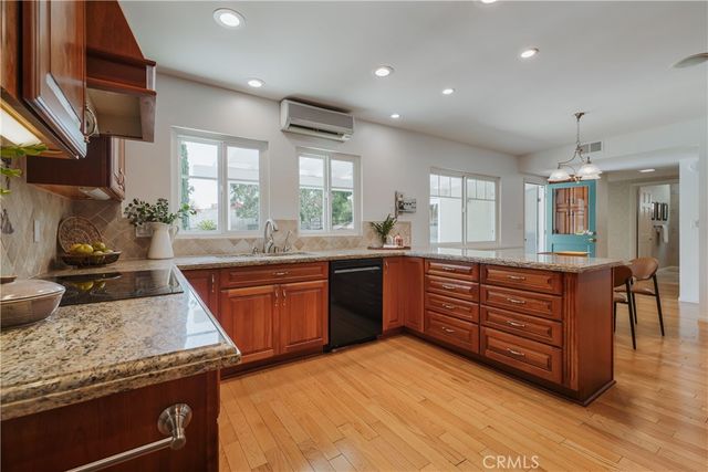 900 Chudleigh Lane, Glendale, CA 91207