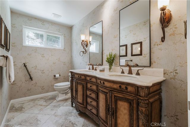 900 Chudleigh Lane, Glendale, CA 91207