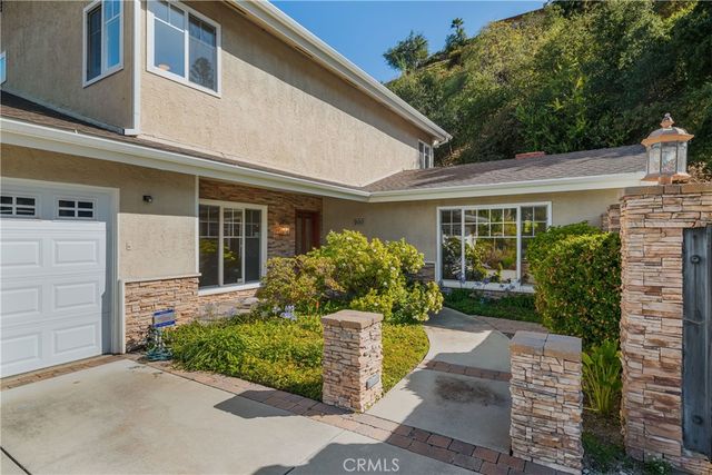 900 Chudleigh Lane, Glendale, CA 91207