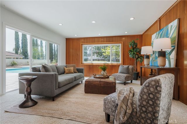 900 Chudleigh Lane, Glendale, CA 91207