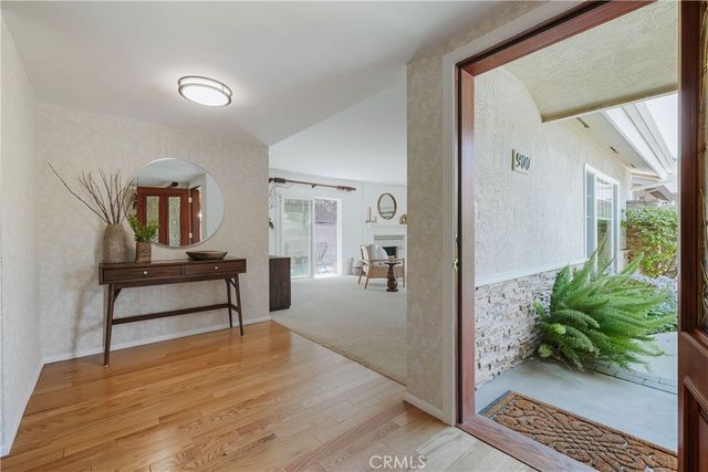 900 Chudleigh Lane, Glendale, CA 91207