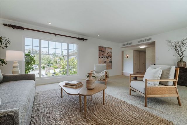 900 Chudleigh Lane, Glendale, CA 91207