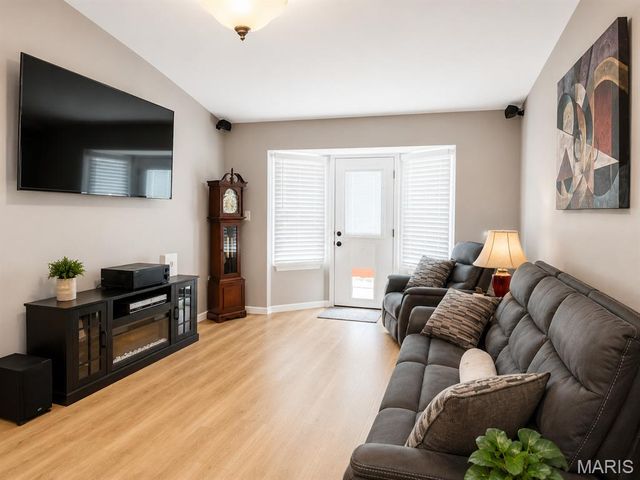 924 Walnut Point Dr Drive, Imperial, MO 63052