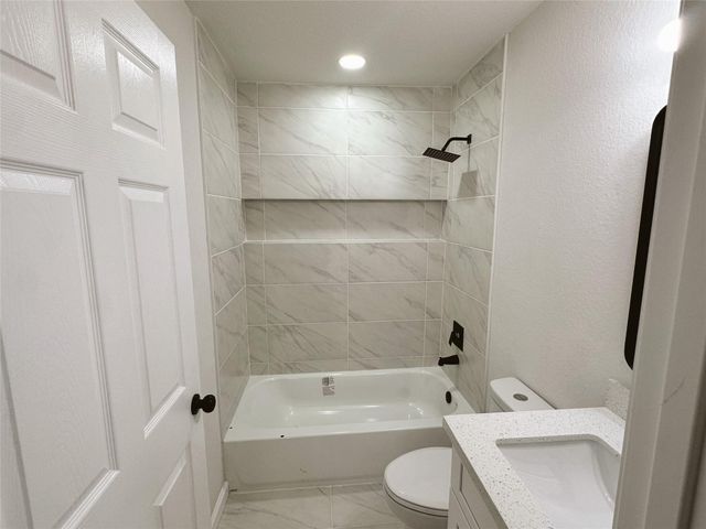 6618 Park Ave, Texas City, TX 77591