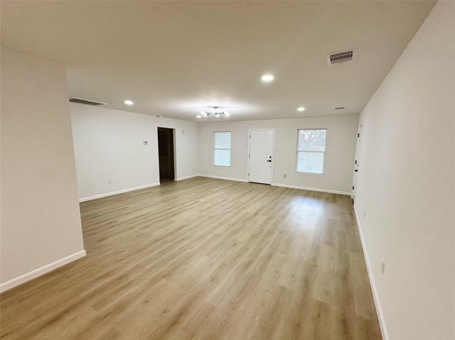 6618 Park Ave, Texas City, TX 77591