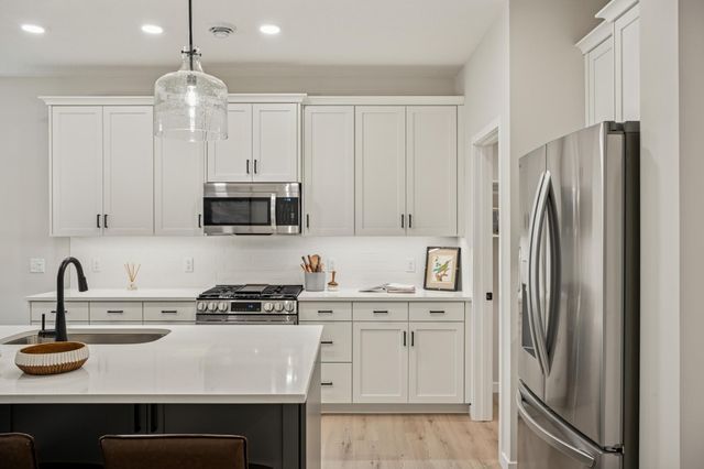 19124 Cloverleaf Way, Farmington, MN 55024