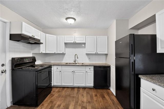 11400 Sycamore Terrace, Kansas City, MO 64134