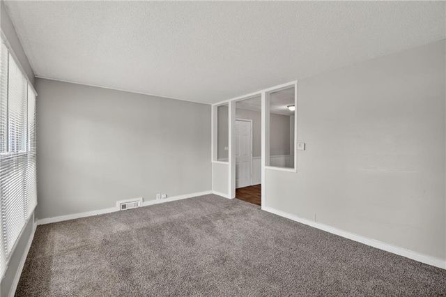 11400 Sycamore Terrace, Kansas City, MO 64134