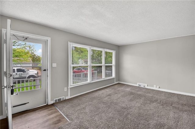 11400 Sycamore Terrace, Kansas City, MO 64134