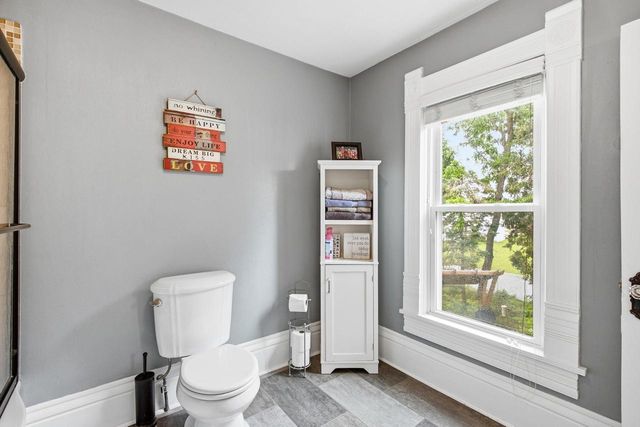 102 N Jefferson Street, Verona, WI 53593