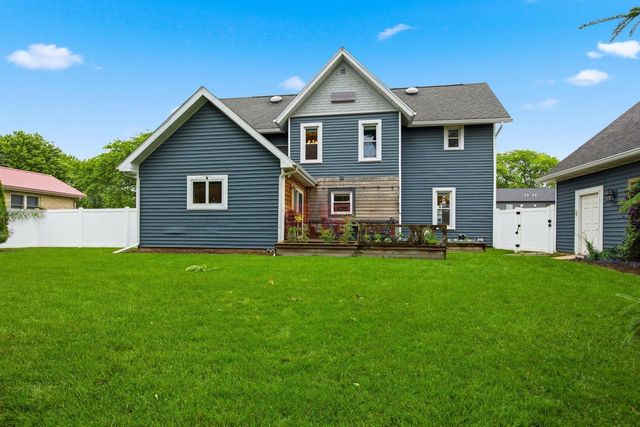 102 N Jefferson Street, Verona, WI 53593