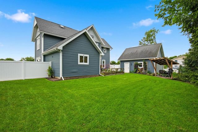 102 N Jefferson Street, Verona, WI 53593