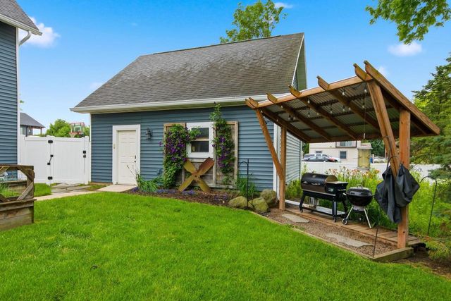 102 N Jefferson Street, Verona, WI 53593