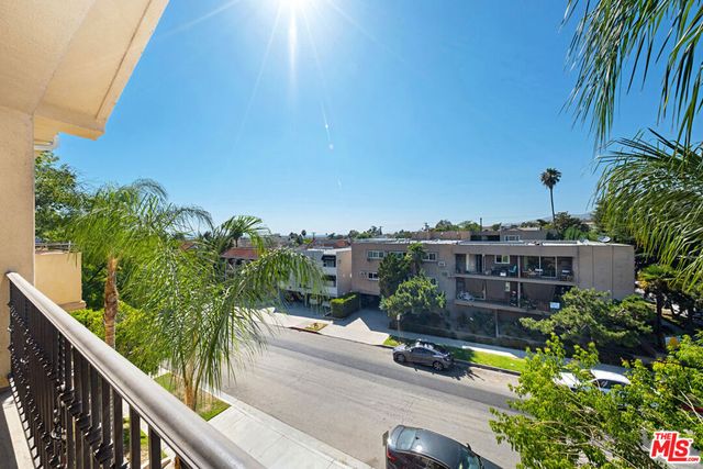 650 E Palm Avenue 302, Burbank, CA 91501