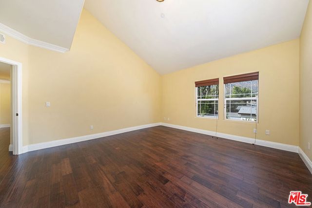 650 E Palm Avenue 302, Burbank, CA 91501