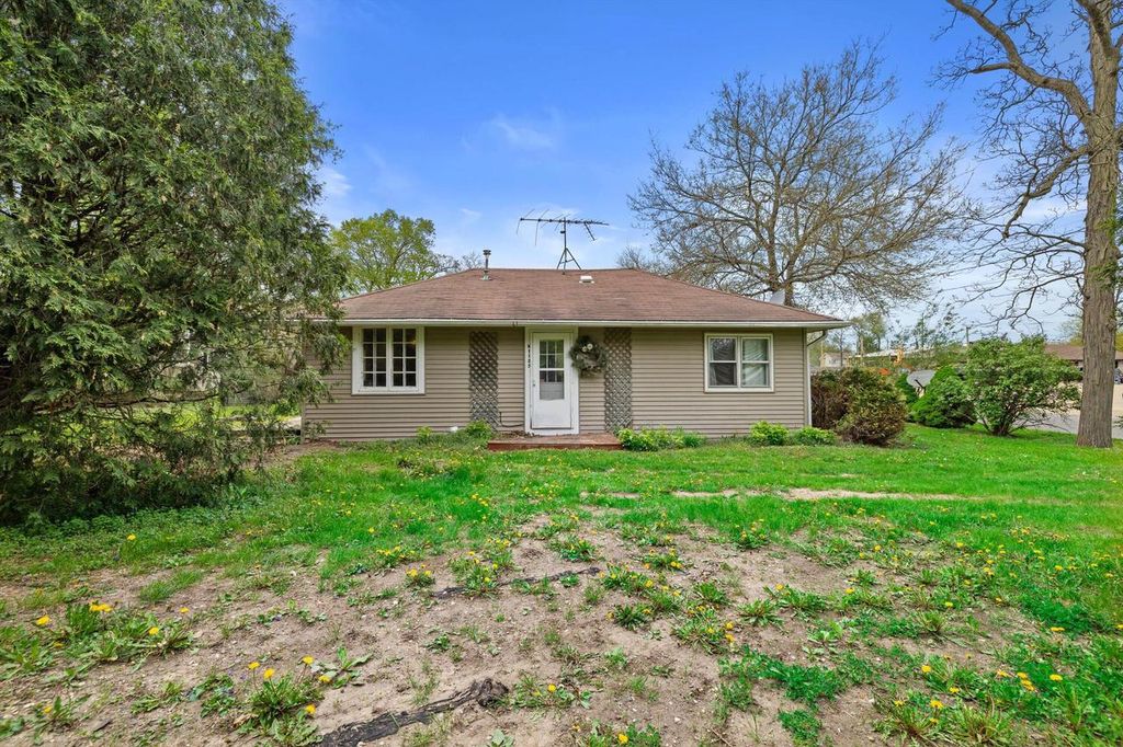 N1137 Spruce ROAD, Genoa City, WI 53128
