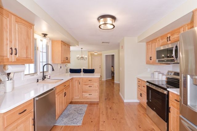 101 Hunter Rd, Uxbridge, MA 01569