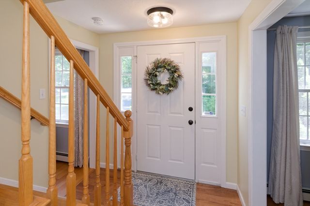 101 Hunter Rd, Uxbridge, MA 01569