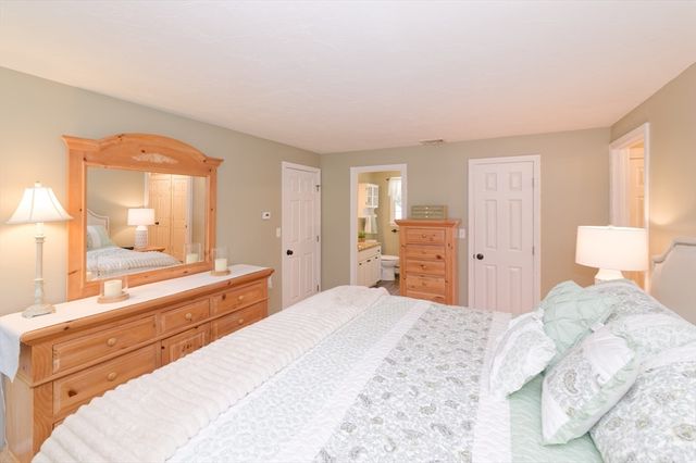 101 Hunter Rd, Uxbridge, MA 01569