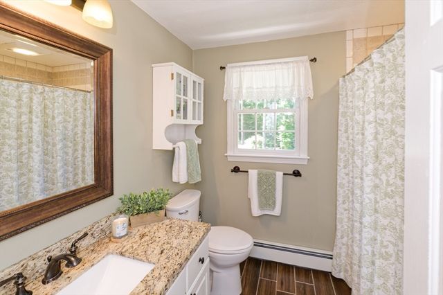 101 Hunter Rd, Uxbridge, MA 01569