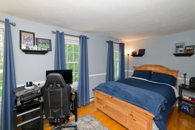 101 Hunter Rd, Uxbridge, MA 01569