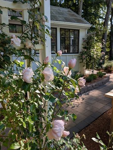 101 Hunter Rd, Uxbridge, MA 01569