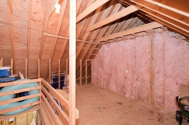 101 Hunter Rd, Uxbridge, MA 01569