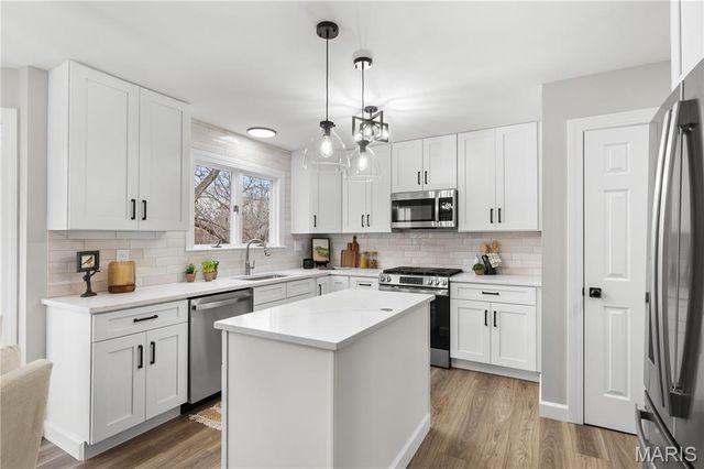 1005 Waldo Lane, St Charles, MO 63304