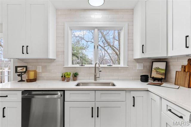 1005 Waldo Lane, St Charles, MO 63304