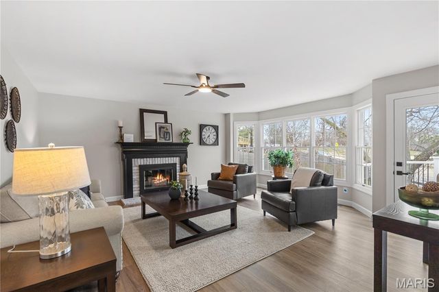 1005 Waldo Lane, St Charles, MO 63304