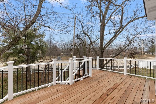 1005 Waldo Lane, St Charles, MO 63304