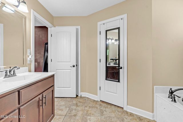 5732 Kingsman Drive, Horn Lake, MS 38637