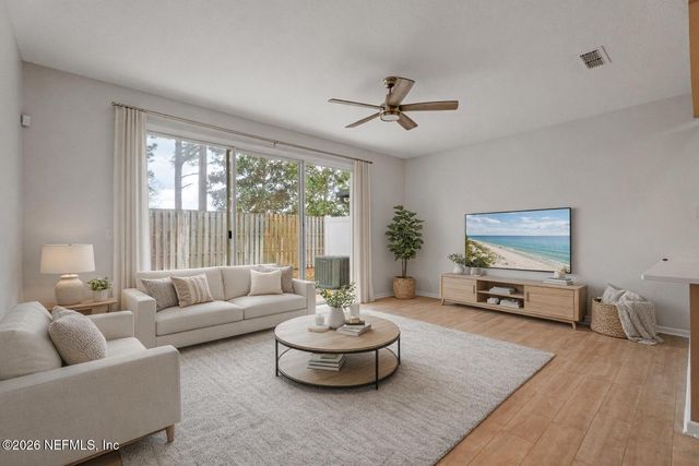 5833 PARKSTONE CROSSING Drive, Jacksonville, FL 32258