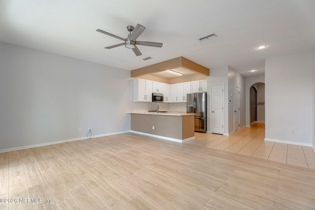 5833 PARKSTONE CROSSING Drive, Jacksonville, FL 32258